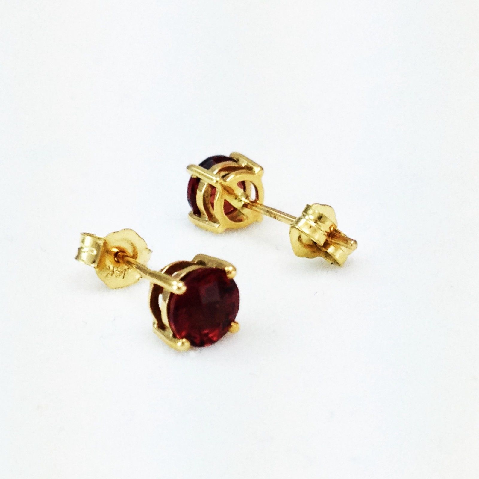 Genuine Garnet 1.3 cttw 5mm 14K yellow gold Earrings NWT $344