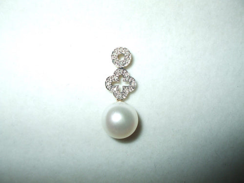 Genuine Freshwater Pearl  and diamond Pendant 14K yellow gold $410