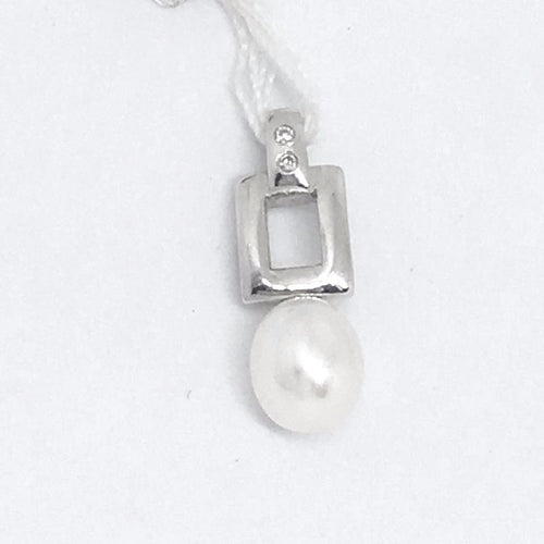 14K white gold Freshwater Pearl & Genuine Diamond Pendant NWT $350