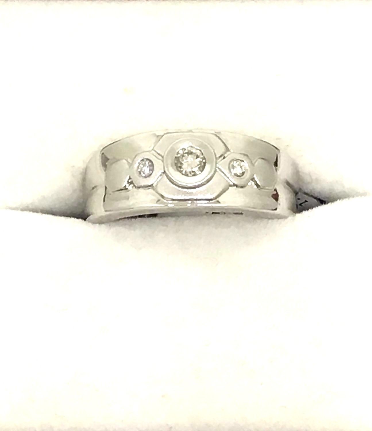 14K white gold and Genuine Diamond Ring  $580 NWT Size 7 1/4