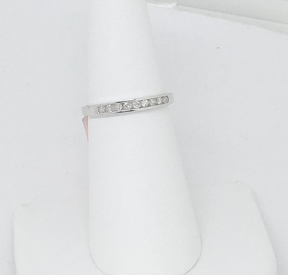 14K White Gold 0.15 cttw Diamond Ring NWT $880