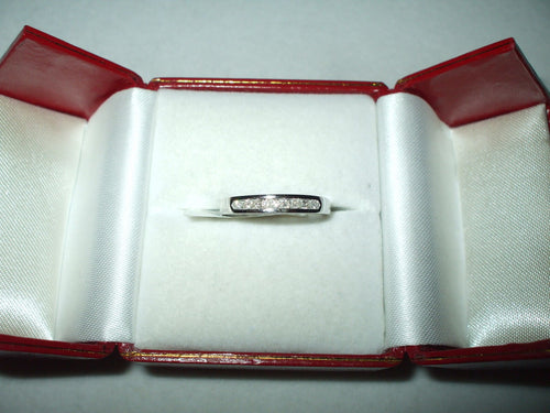 Genuine .16 cttw  Diamond Ring 14K White gold $600