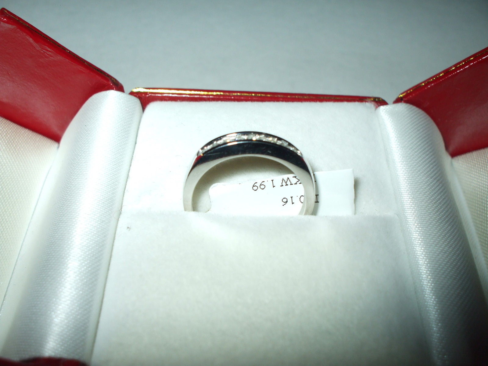 Genuine .16 cttw  Diamond Ring 14K White gold $600