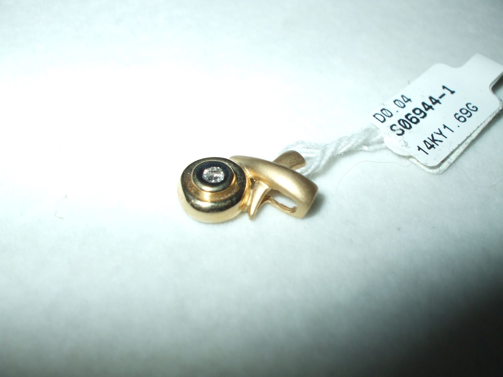Genuine Diamond Pendant 14K yellow gold NWT $260